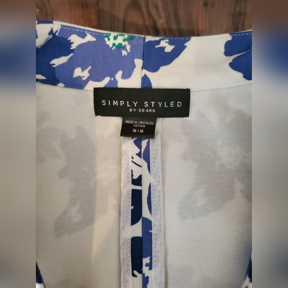 Simply Styled Blazer - Picture 8 of 9